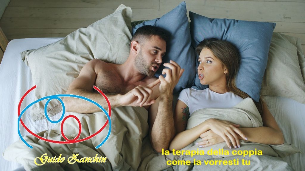 L’ansia da prestazione e il silenzio che ne consegue: quando sotto le coperte si smette di parlarsi 5 parole senza ferirsi